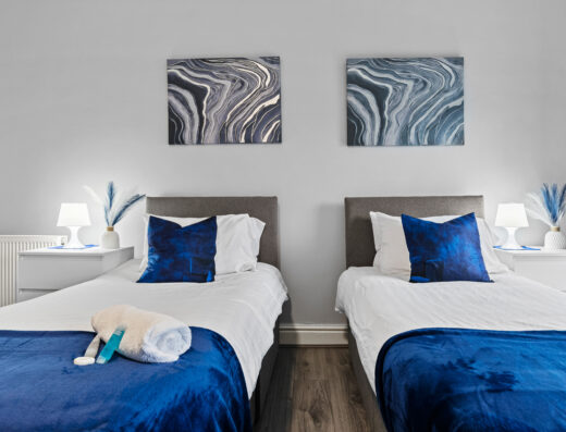6 Bedroom House for Relocation Stays – Fast WiFi